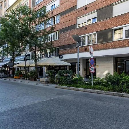 Oasis On The Broadway With Ac Apartmán