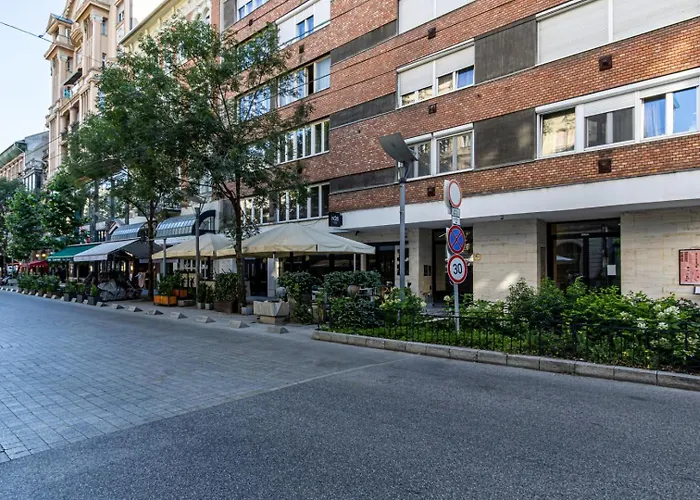 Oasis On The Broadway With Ac Apartament