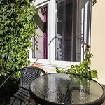 Oasis On The Broadway With Ac Апартаменты Будапешт