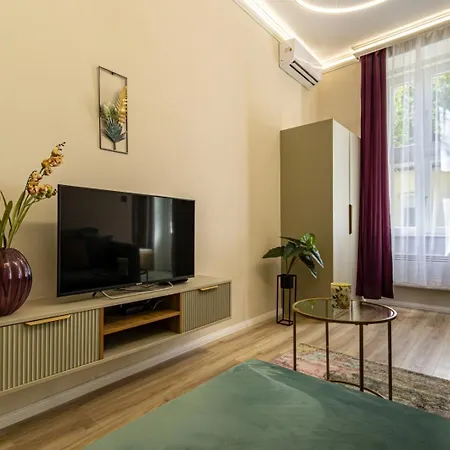 Oasis On The Broadway With Ac *